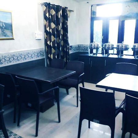Hotel Holiday Dalhousie - Near Ghandhi Chowk Mall Road Exterior foto