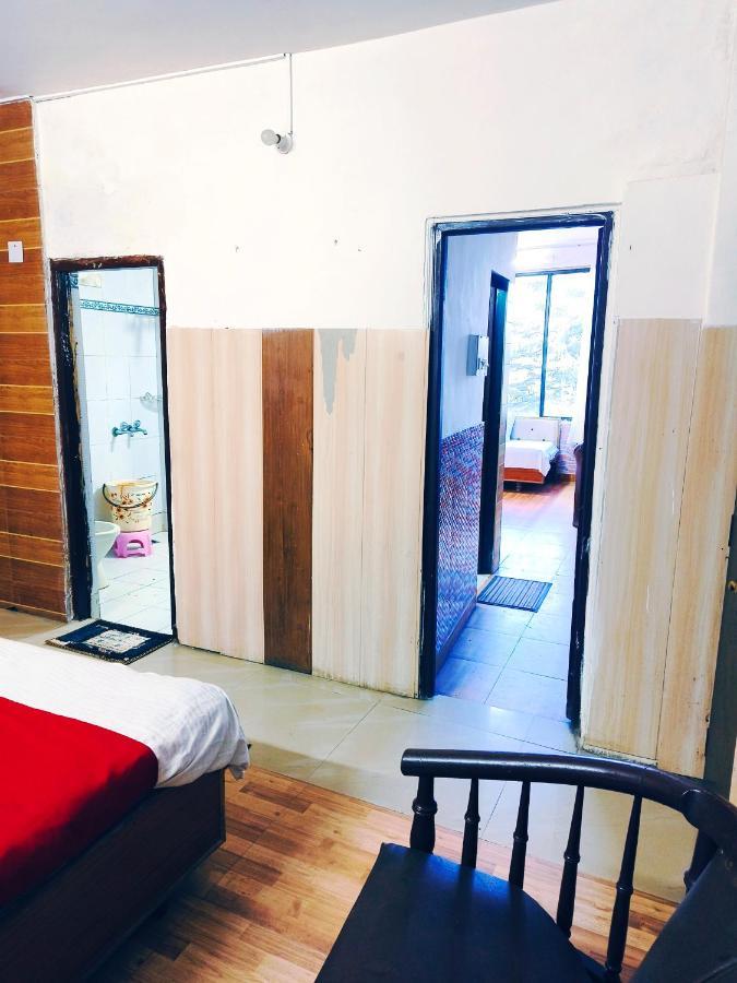 Hotel Holiday Dalhousie - Near Ghandhi Chowk Mall Road Exterior foto