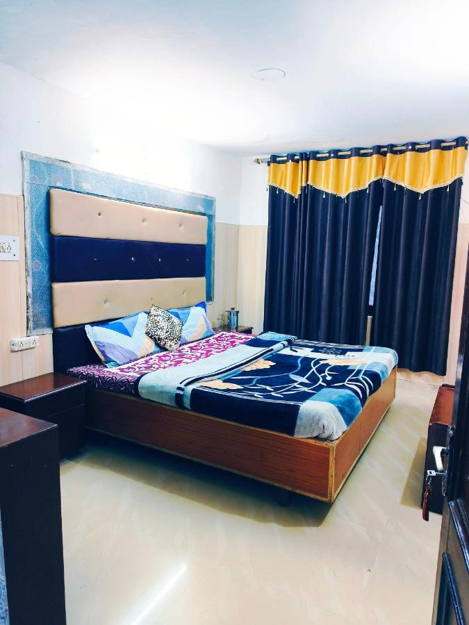 Hotel Holiday Dalhousie - Near Ghandhi Chowk Mall Road Exterior foto
